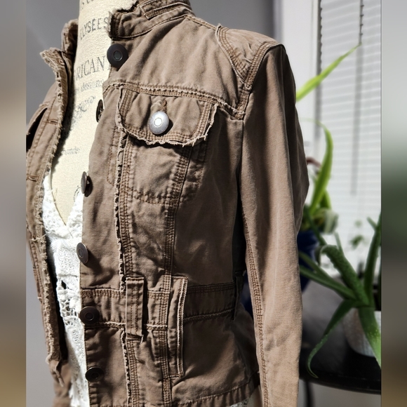 **Sold**Lightweight Women's Jacket - Picture 7 of 7